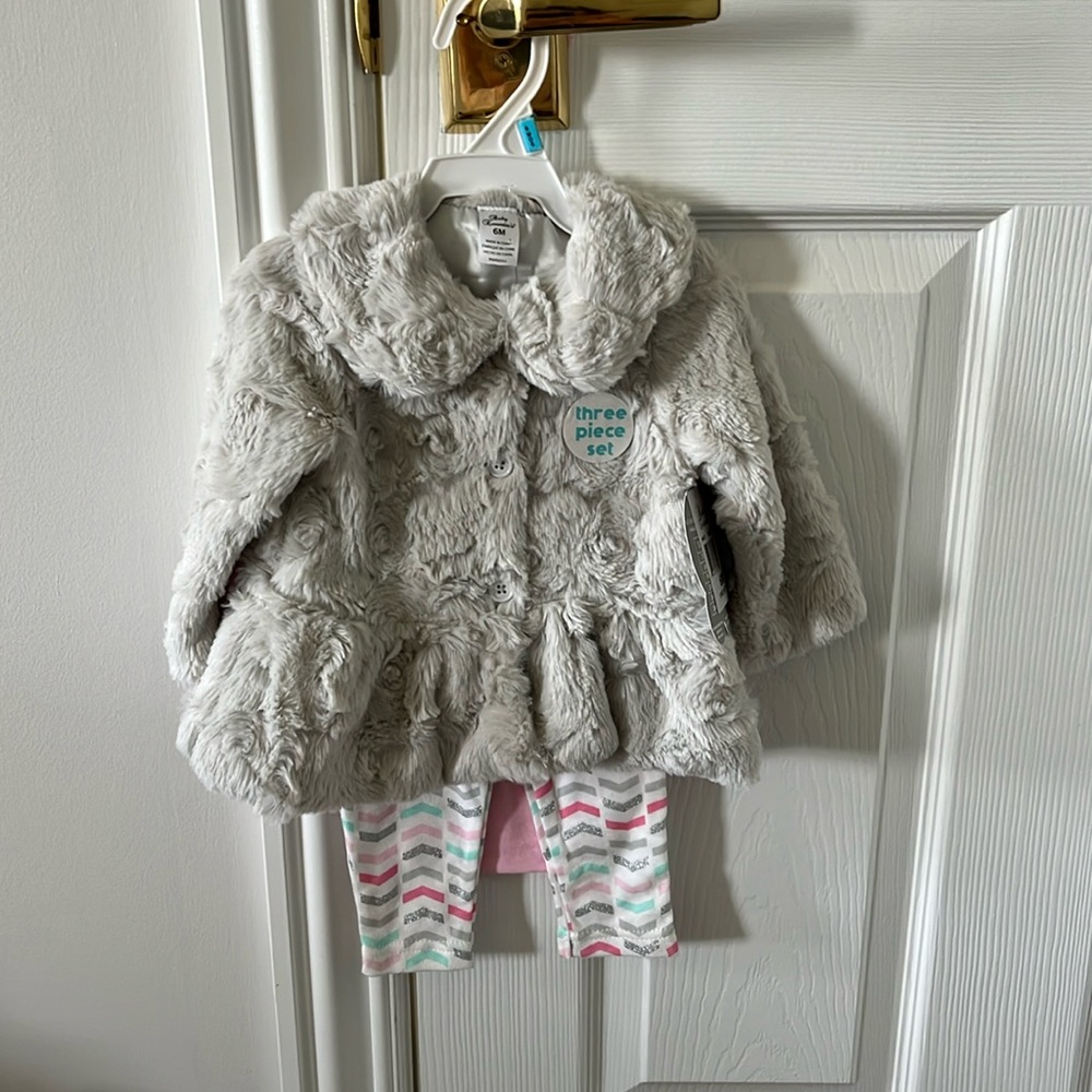Baby Girl 3-Piece Pink and Silver Set Size 6 Months.
